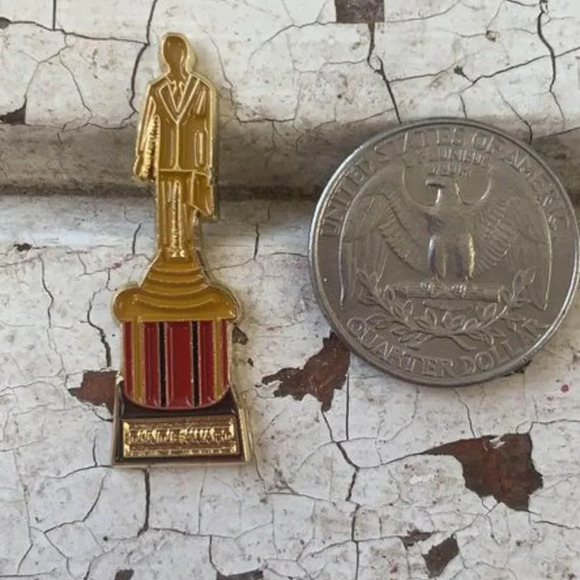 Brand new The Office inspired Dundie Award enamel pin - Picture 2 of 3